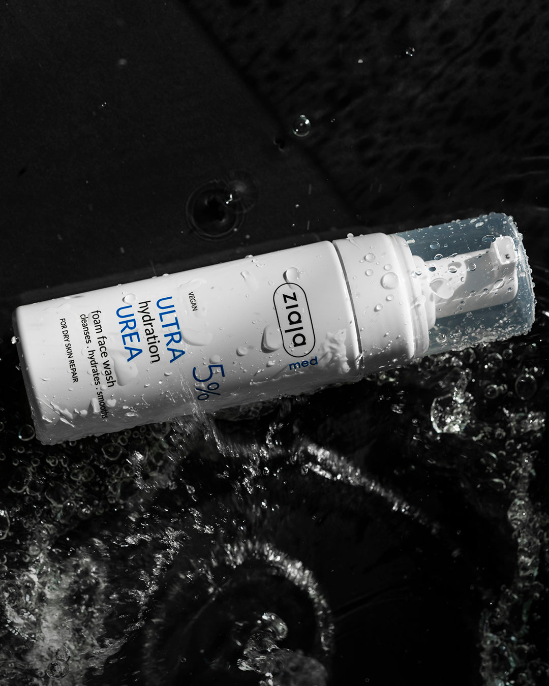 Ziaja Med Urea Ultra Hydration Foam Face Wash 5% in White Foaming Pump Bottle with Water Splash