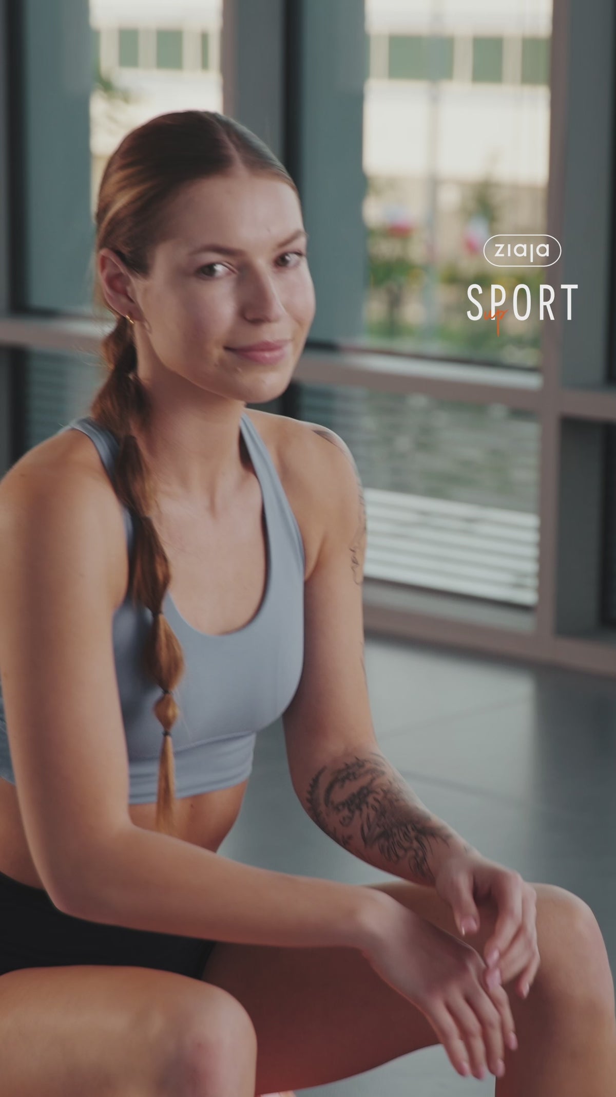 a video showing a woman doing head lift and then applying Ziaja Sport Leg gel.
